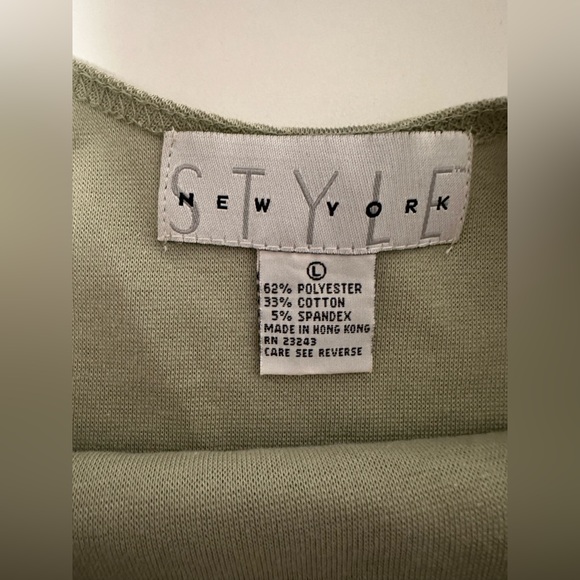 Style New York Cropped Tank Top L Green with Front Design - Picture 6 of 10
